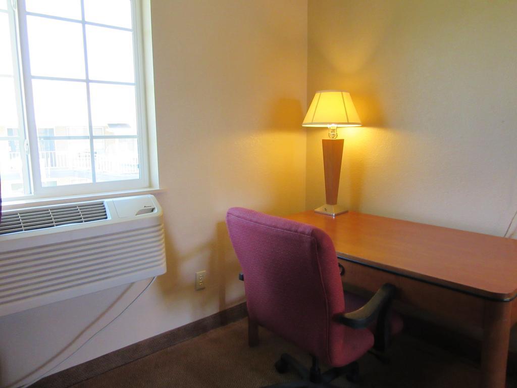 Bella Vista Inn And Suites Hotel