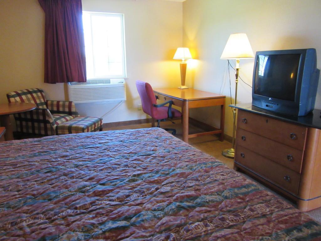 Bella Vista Inn And Suites