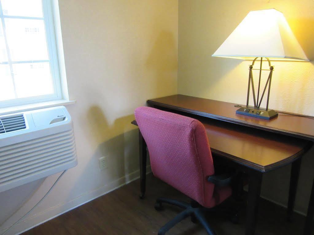 Bella Vista Inn And Suites